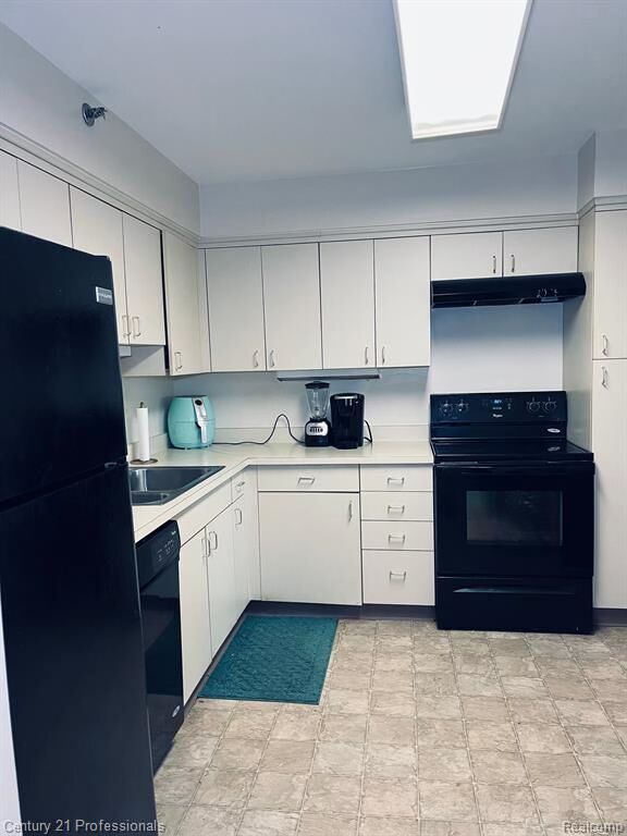 Building Photo - 5000 Town Center Dr