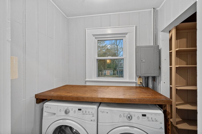 Building Photo - 2101 Mandarin Blvd