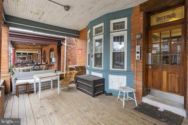 Building Photo - 922 S 49th St