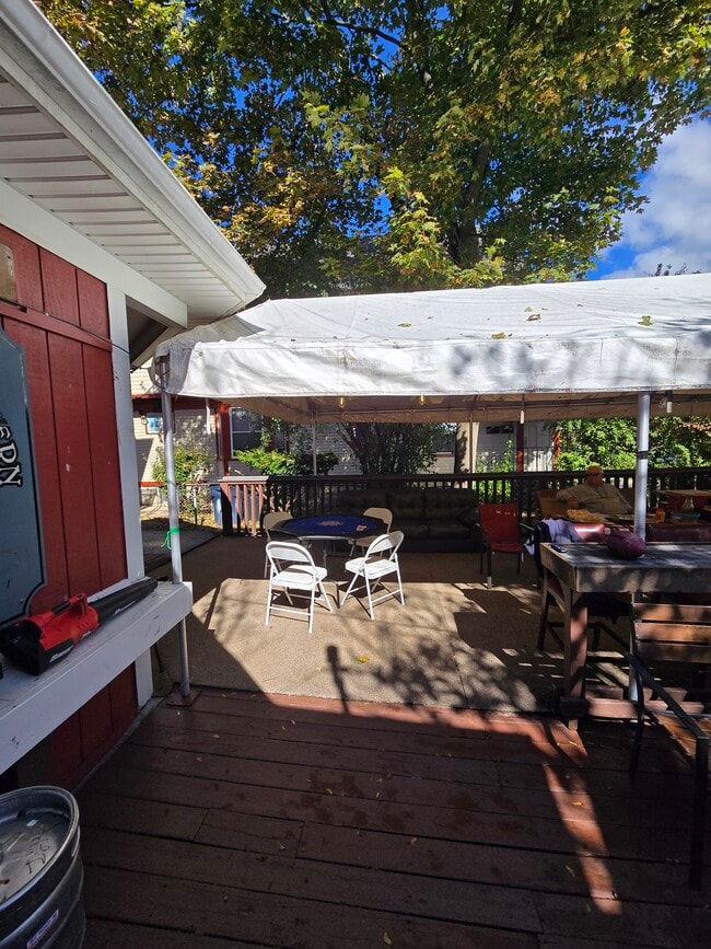 Building Photo - 41 Main St