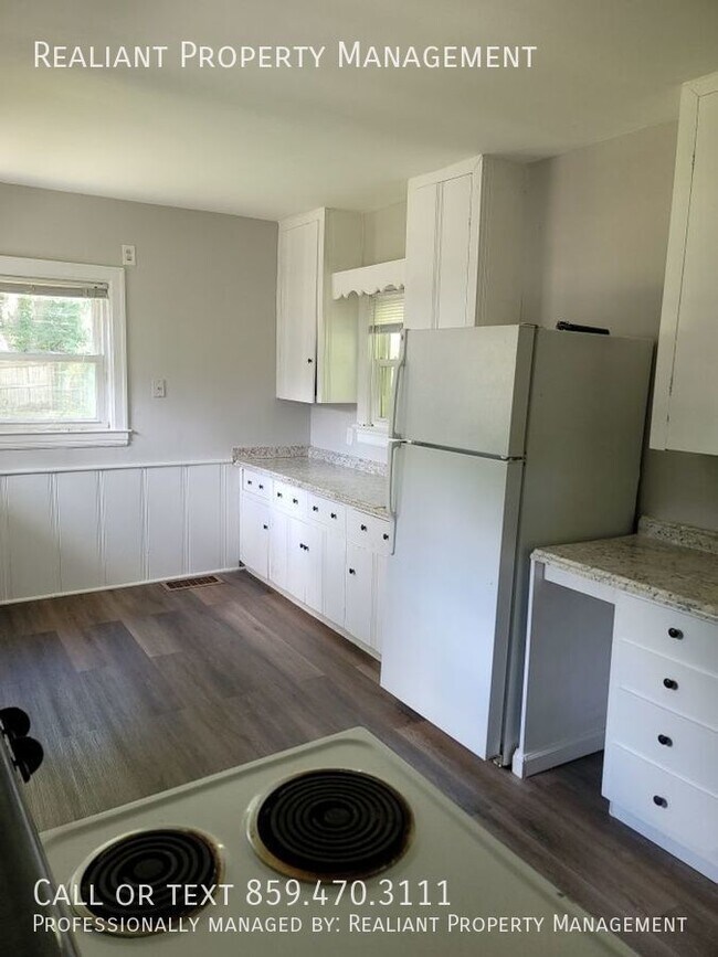 Building Photo - 1411 Hill St