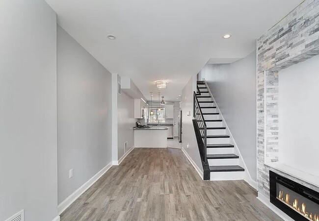 Building Photo - Stylish, Renovated Home Near Downtown Balt...