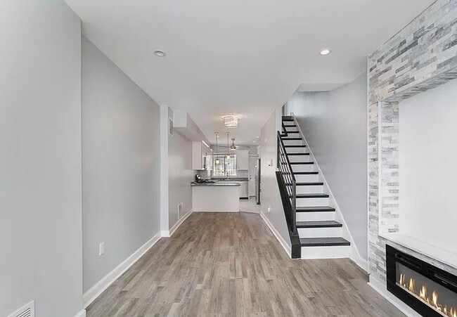 Building Photo - Stylish, Renovated Home Near Downtown Baltimore! W/D! Central Air! Close to Johns Hopkins Main Ca...
