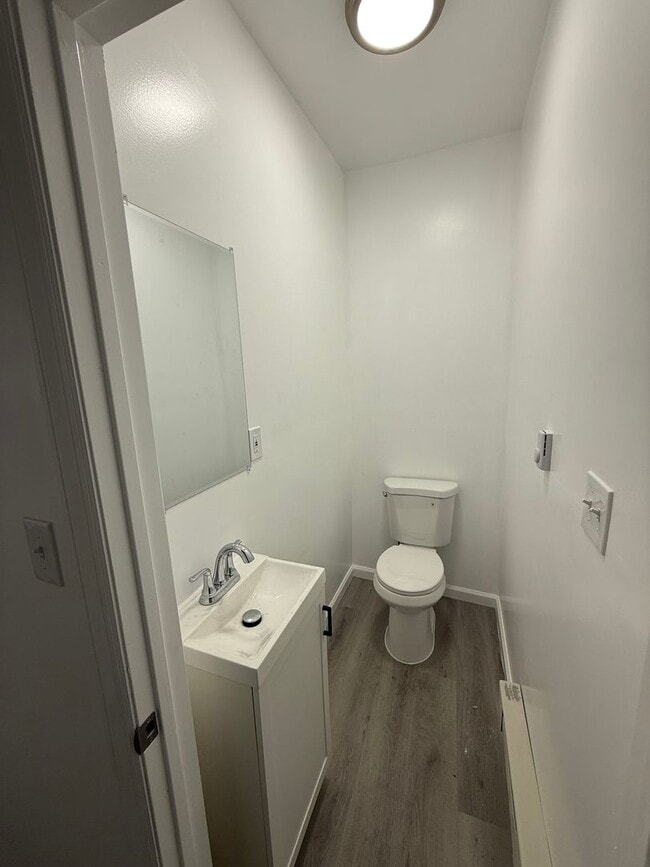 Building Photo - Nice size house for rent freshly done