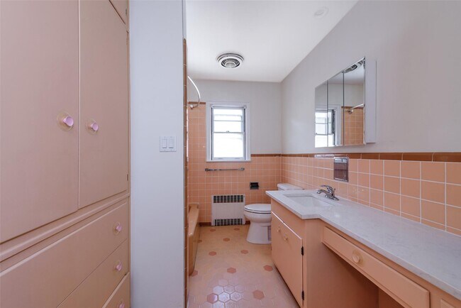 Building Photo - 101 Troy Ave