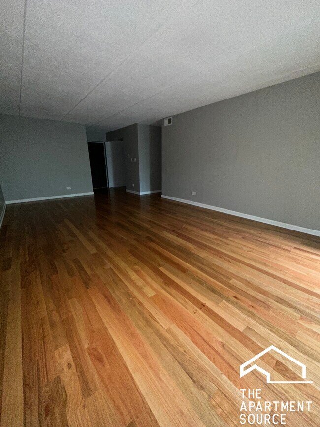 Building Photo - 525 N Quentin Rd