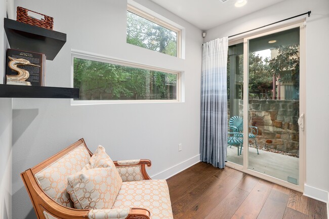 Building Photo - 1205 Elm St