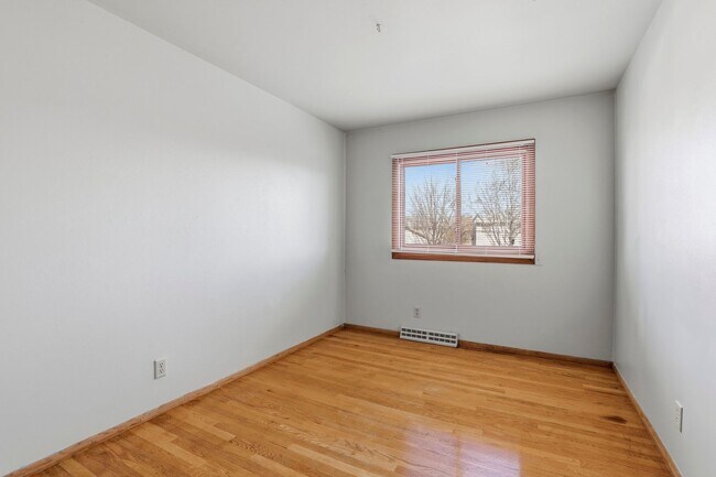 Building Photo - 846/848 Greenwood Court