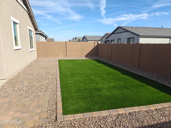 Building Photo - 22889 E Roundup Way