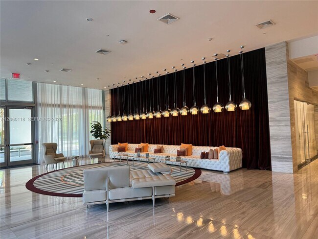 Building Photo - 2000 Metropica Wy