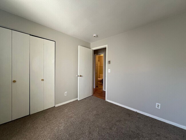 Building Photo - Boardwalk4501 (KC-AM)