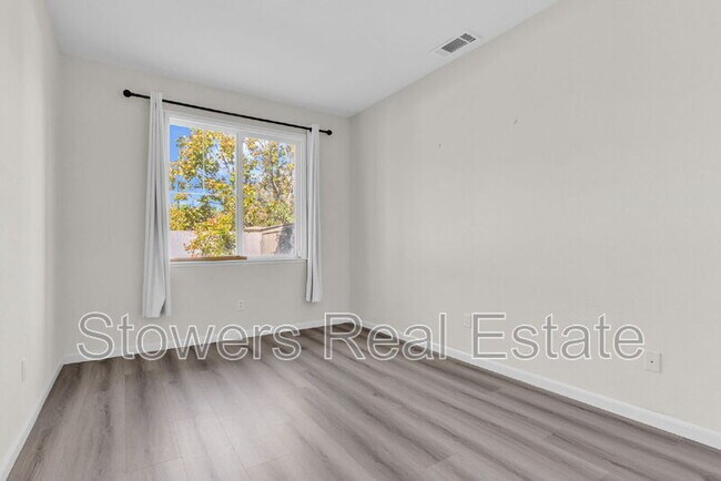 Building Photo - 1162 Waverly Cir