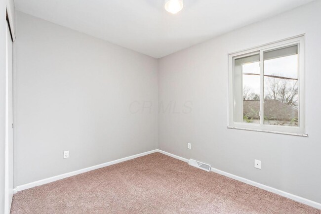 Building Photo - 361 E North St