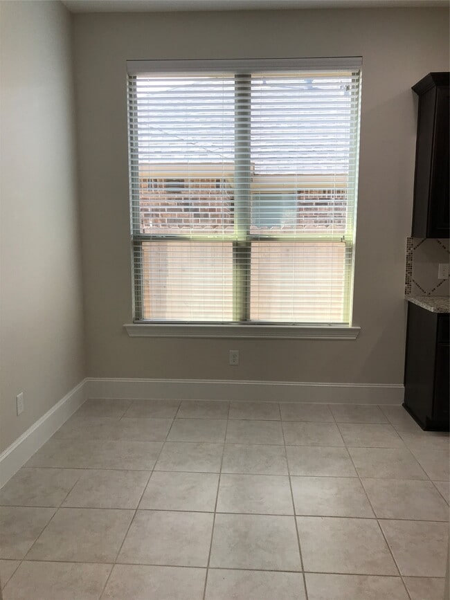 Building Photo - 2226 Falcon Brook Dr