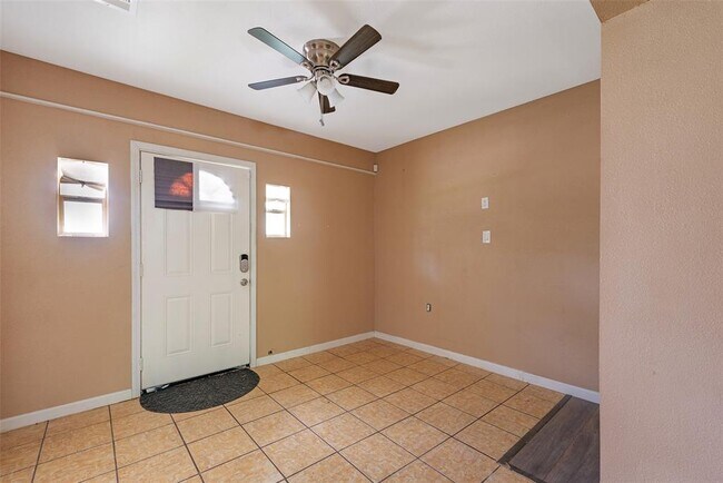 Building Photo - 202 Norview Dr