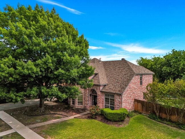 Building Photo - 3209 Normandy Dr