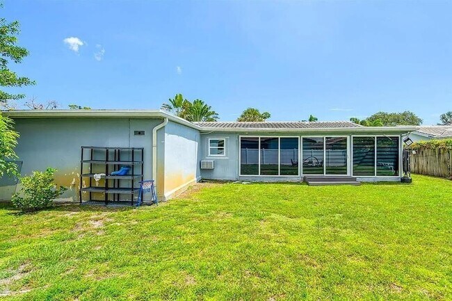 Building Photo - 4100 N 36th Ave