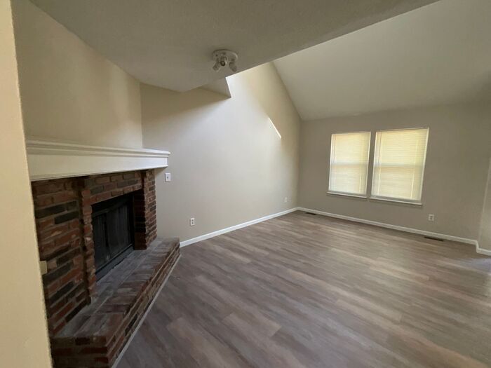 Building Photo - 11800 Caenen St