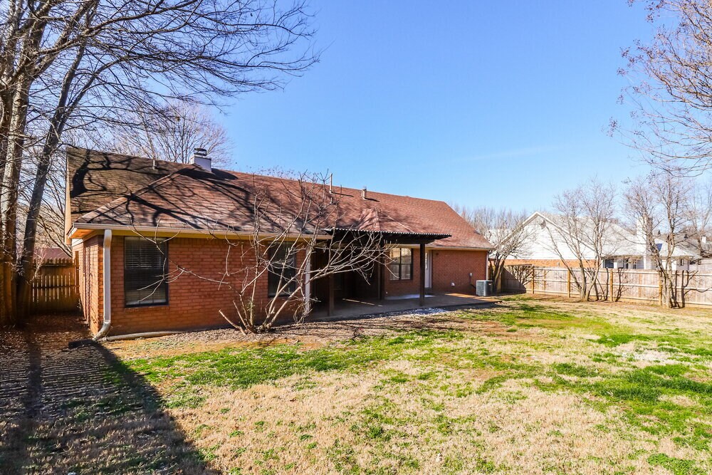 Building Photo - 3780 Westridge Cove