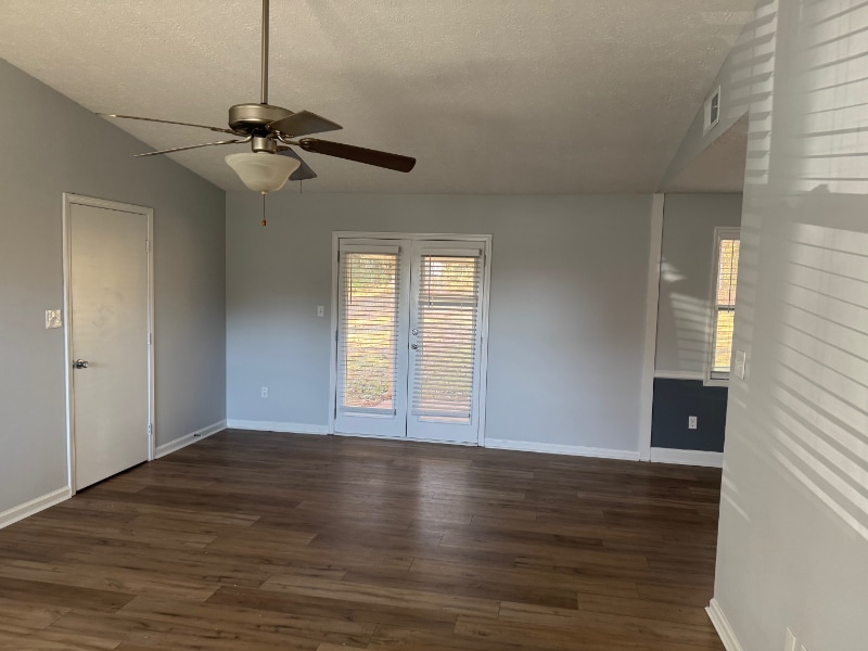 Building Photo - 530 Bell Rd SE