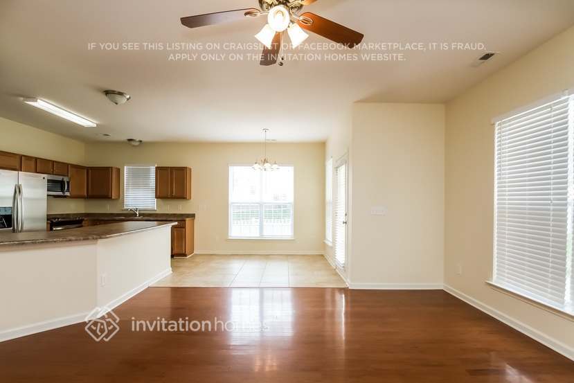 Building Photo - 174 Gresham Ln