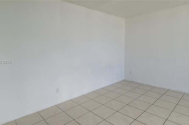 Building Photo - 13499 Biscayne Blvd