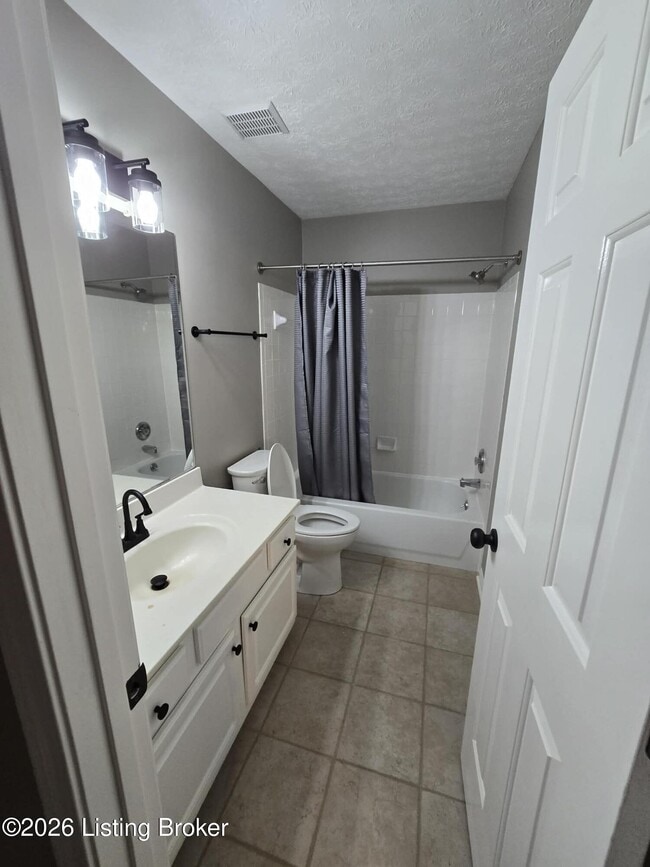 Building Photo - 6408 Mossy Oaks Dr