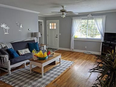 Primary Photo - 710 Ribaut Rd