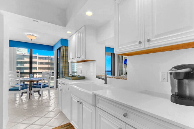 Building Photo - 4100 N Ocean Dr