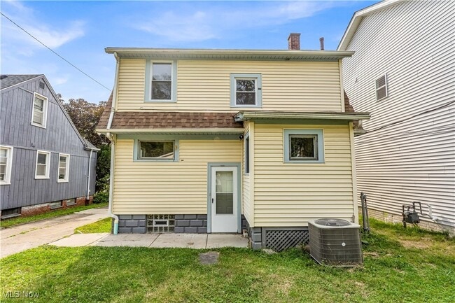 Building Photo - 5181 Clement Ave