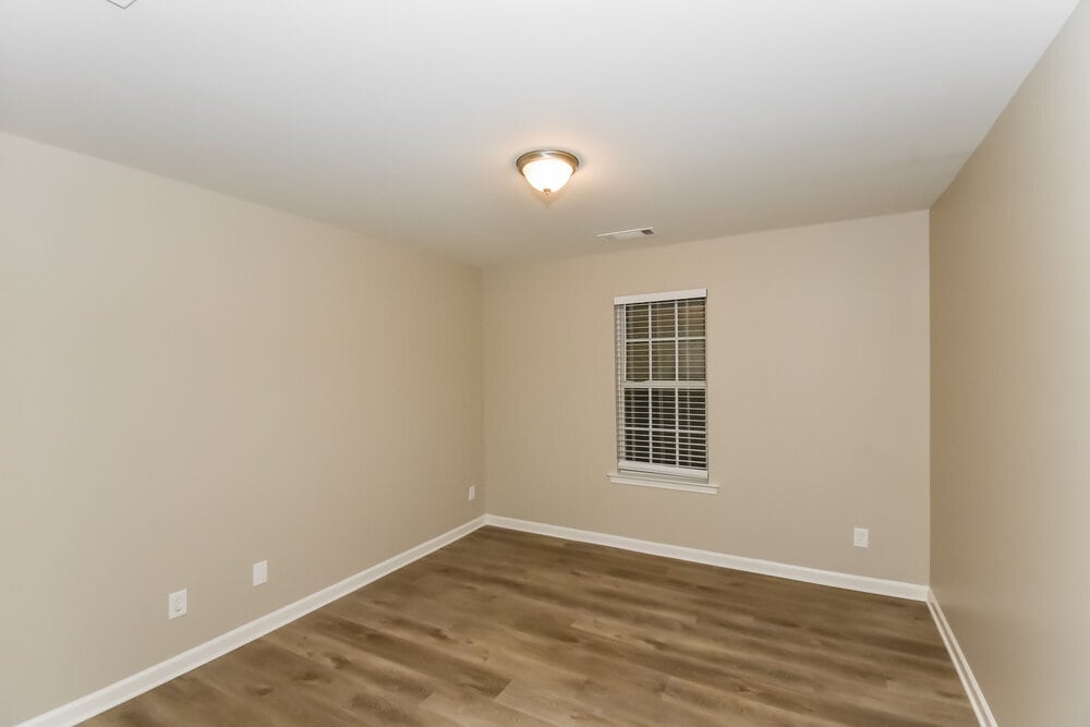 Building Photo - 7531 Sugarcreek Dr