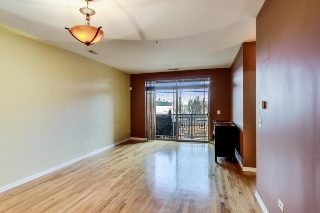 Building Photo - 6436 Roosevelt Rd