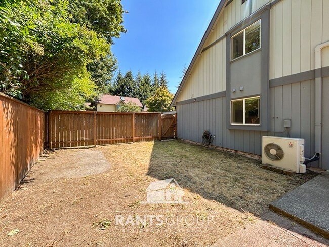 Building Photo - 2 bed 2 bath Condo in Tumwater! Pool & Clubhouse!