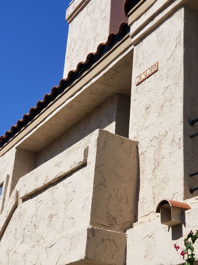 Building Photo - Two bedroom condo