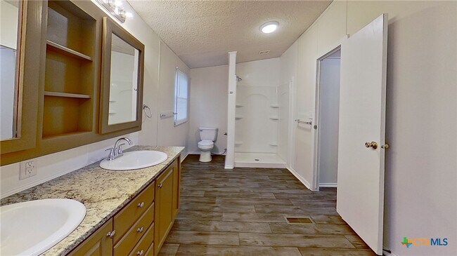 Building Photo - 100 Co Rd 194