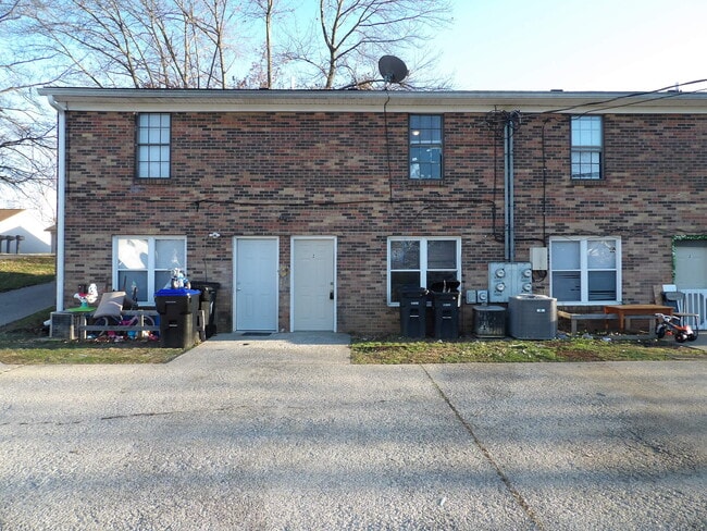 Building Photo - 217 Landings Dr