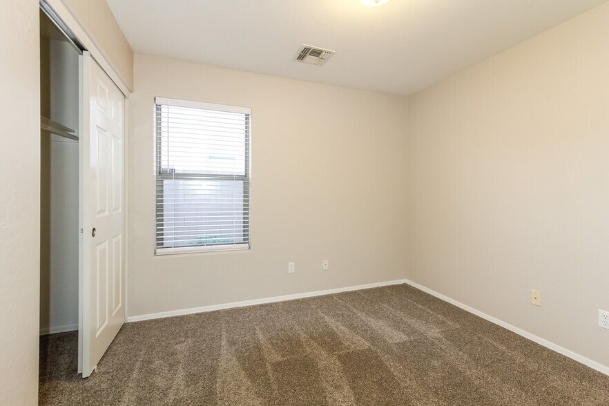 Building Photo - 13147 W Banff Ln