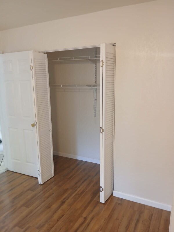 Building Photo - 359 W Dayton Cir