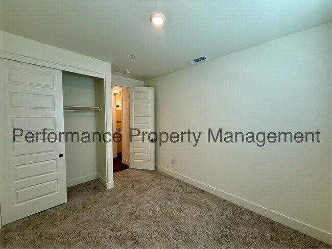 Building Photo - 6915 Jewel Cave Ct.