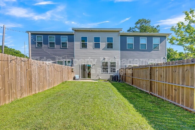 Building Photo - 1549 Evergreen St
