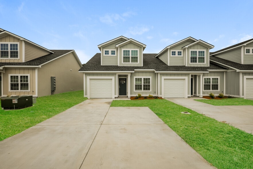 Primary Photo - 2014 Silo St