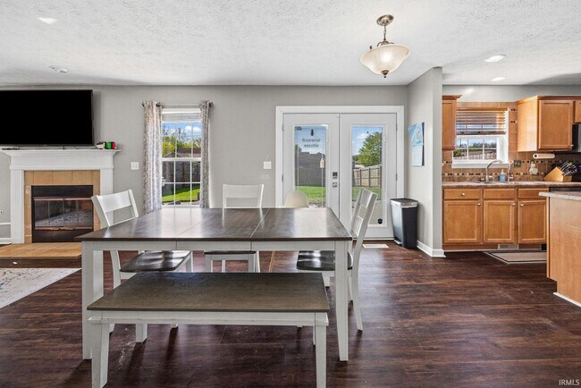 Building Photo - Beautiful South Lafayette Home Near Sterling Heights Park