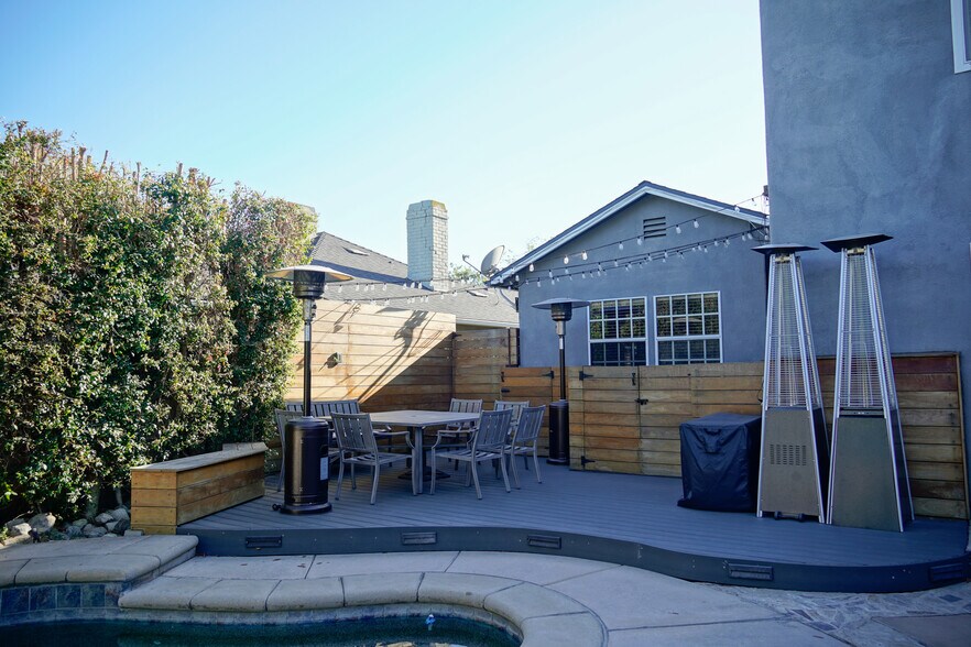 Building Photo - 470 Segovia Ave