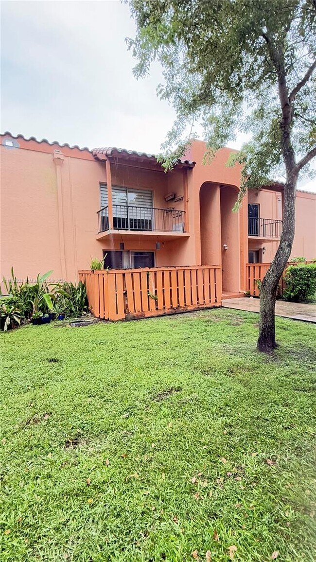 Building Photo - 7121 Miami Lakes Dr