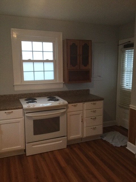 Building Photo - 1402 N Tennessee Blvd