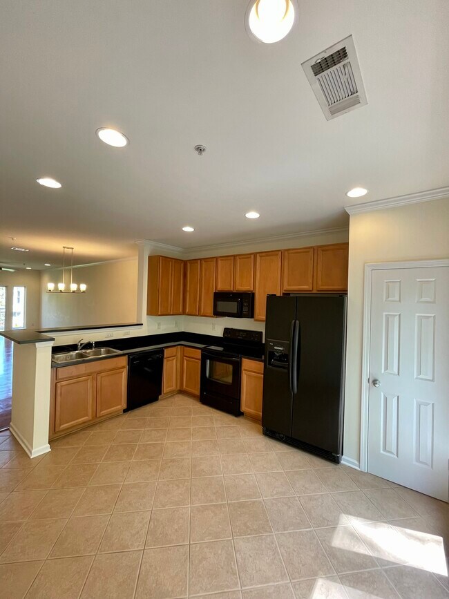 Building Photo - 3817 Picasso Ct