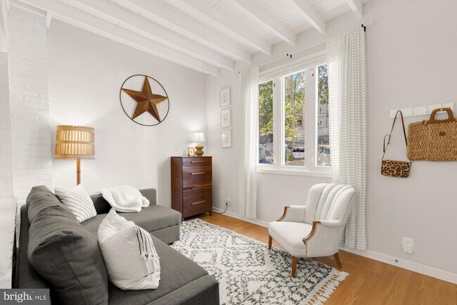 Building Photo - 2650 39th St NW