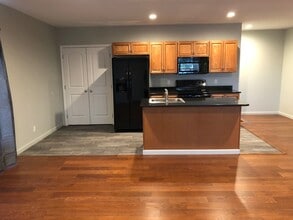 Building Photo - 1407 Poplar St