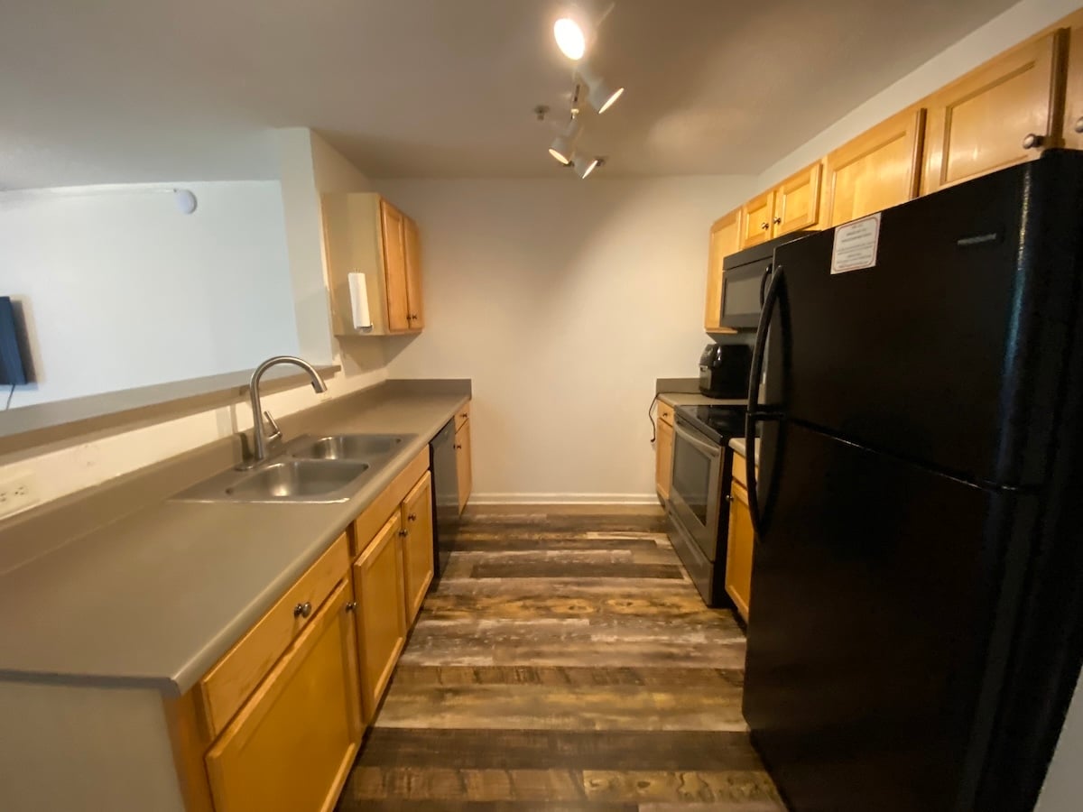 Kitchen - 1311 Harts Ridge Dr