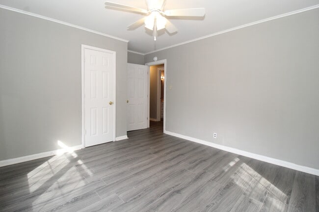 Building Photo - 2418 W Wedington Dr